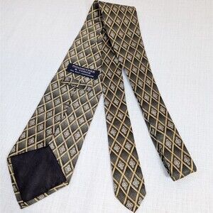Roundtree & Yorke 100% Silk Green Gold Geometric Floral Necktie Handmade In USA